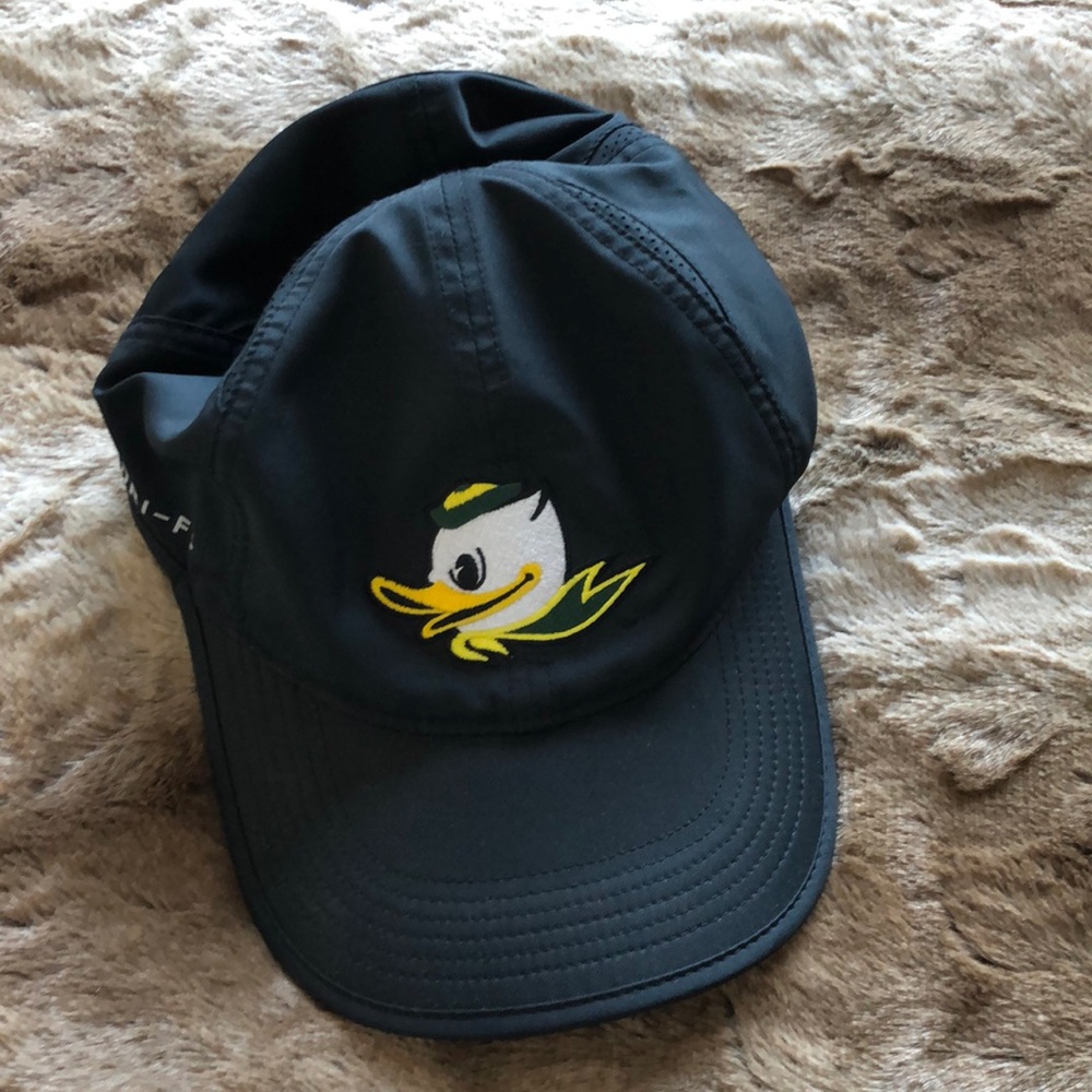 Black Oregon drifit hat
